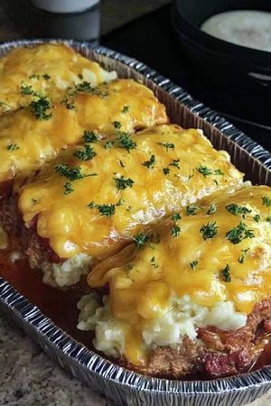 Delicious Meatloaf with Mashed Potatoes and Cheese Recipe