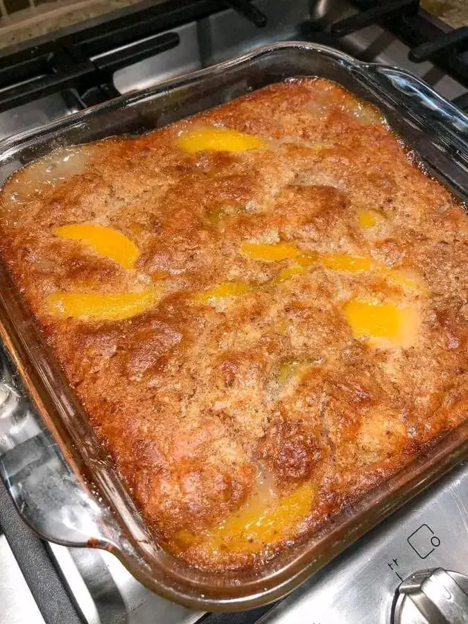 OLD SCHOOL PEACH COBBLER